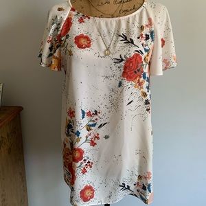 North Style Flutter Sleeve Floral Blouse
